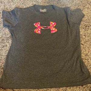 Gray pink yellow white under Armour T-shirt